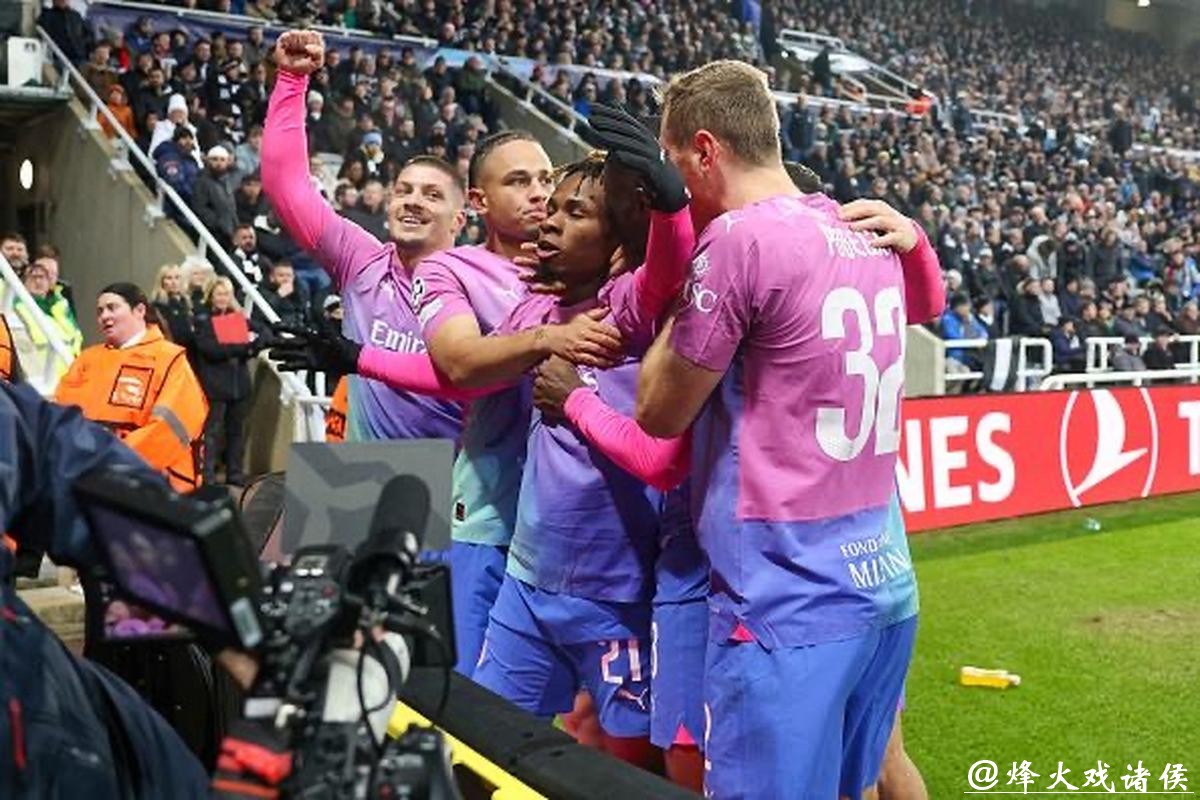 欧冠-AC米兰2-1逆转送纽卡斯尔排名第三将战欧联杯