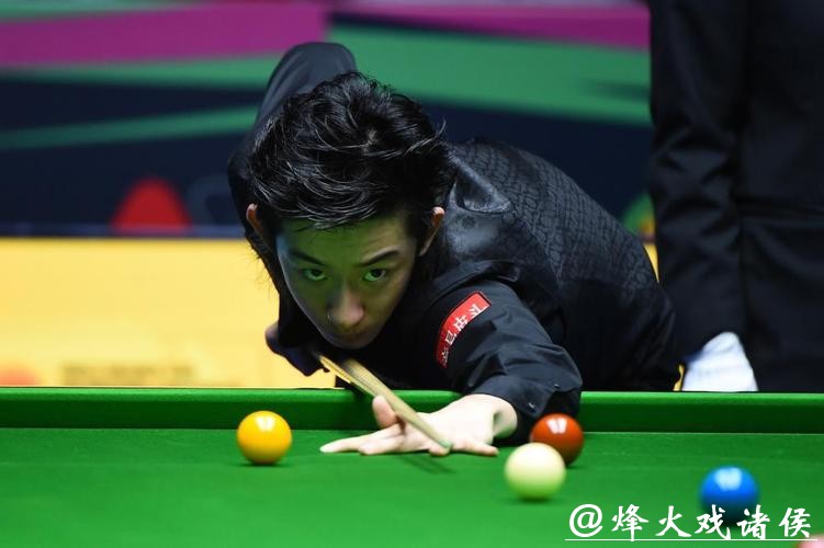 吴宜泽6-4逆转特鲁姆普 挺进斯诺克国锦赛八强 吴宜泽6-4逆转特鲁姆普 挺进斯诺克国锦赛八强