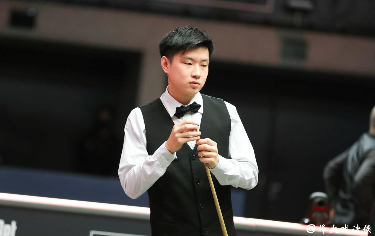 斯诺克武汉公开赛 赵心童击败史蒂文斯晋级32强 斯诺克武汉公开赛 赵心童击败史蒂文斯晋级32强